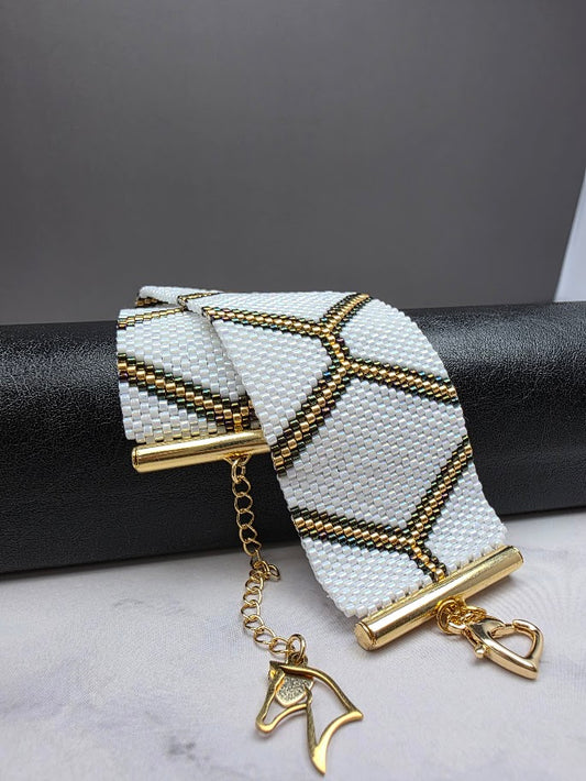 Gridline  Pearl Bracelet