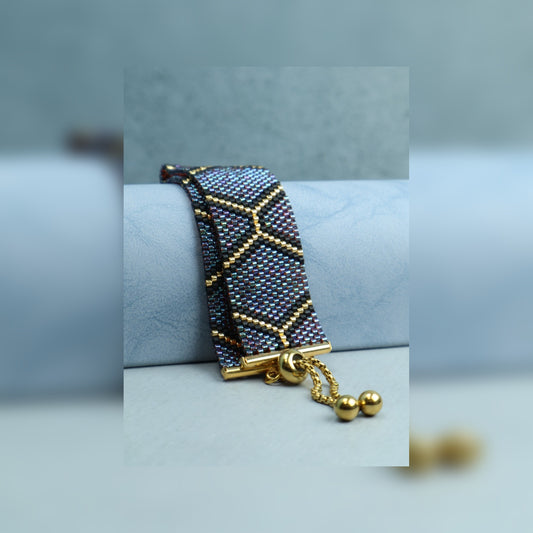 Gridline Iridescent beaded Bracelet